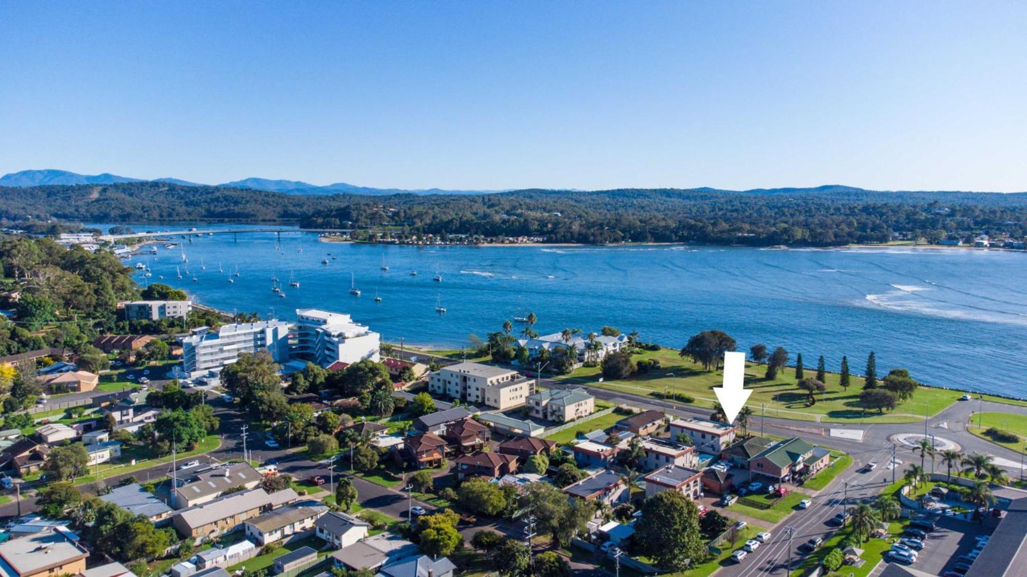 Charming 2-Bed Apartment With Bay Views Batemans Bay Exterior photo