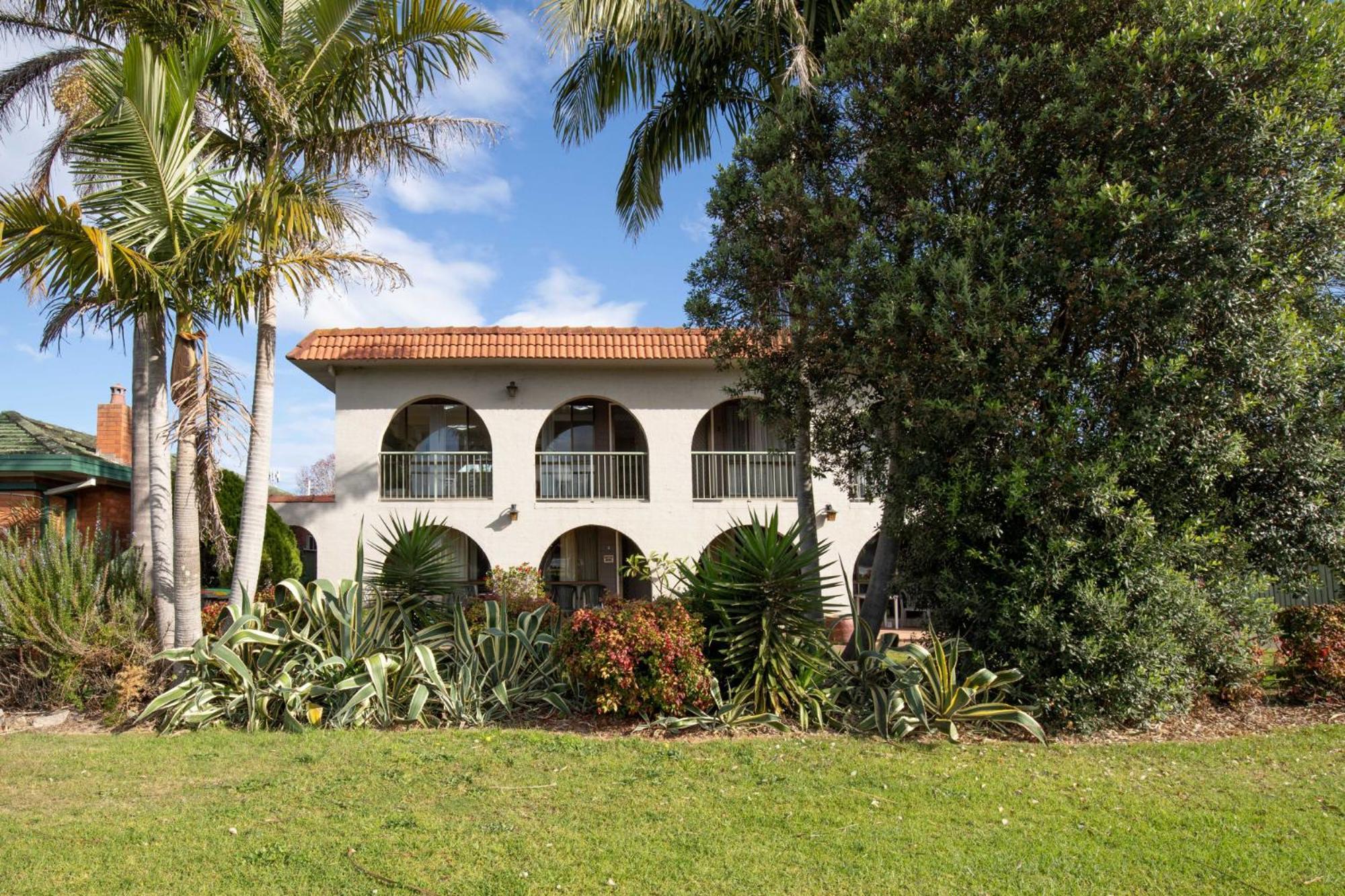 Charming 2-Bed Apartment With Bay Views Batemans Bay Exterior photo